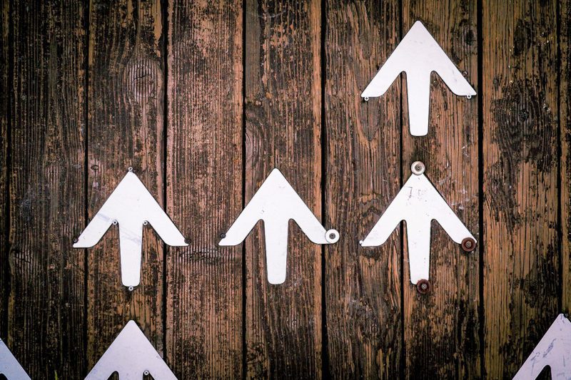 Arrows pointing up