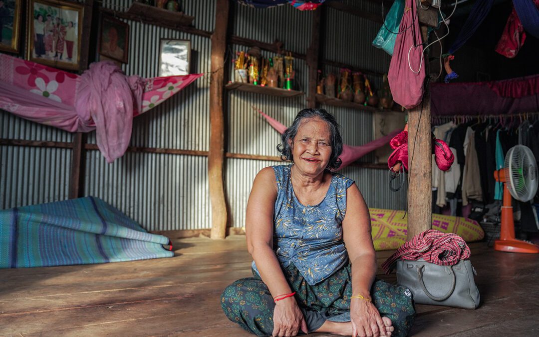 “Sky Latrines” Revolutionize Sanitation in Cambodia’s Flood Zones