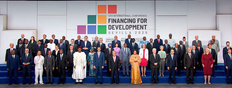 Group photo of world leaders at UN event