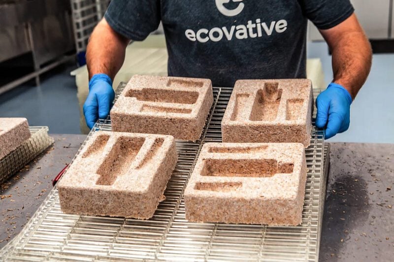 Sustainable packaging containers