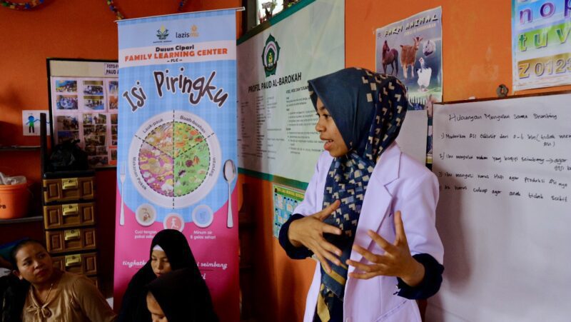 Woman health worker in Indonesia