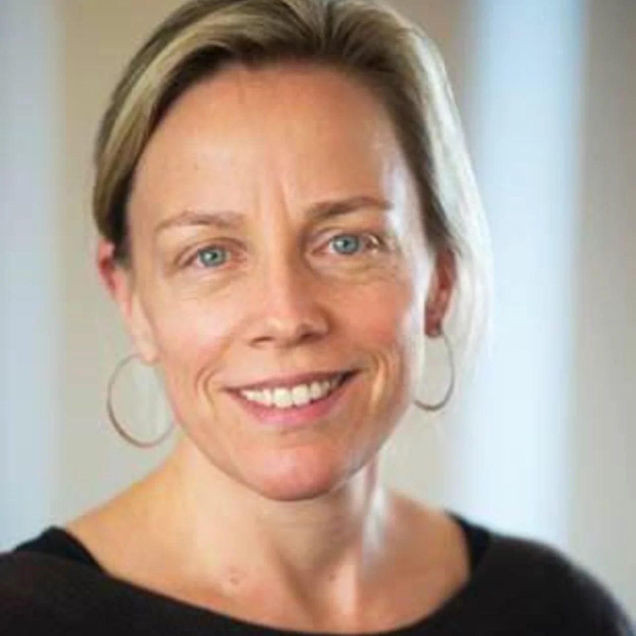 sarah_holloway_0-1.jpg-1 Sarah Holloway